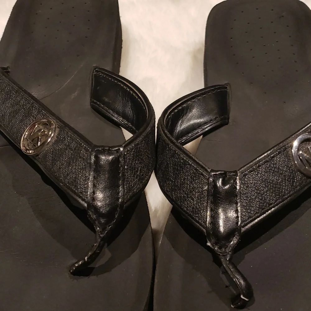 MICHAEL KORS 10 BLACK FLIP FLOP - Picture 6 of 11
